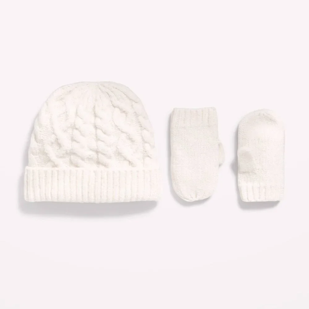 Old Navy toddler mittens and hat set M NWT